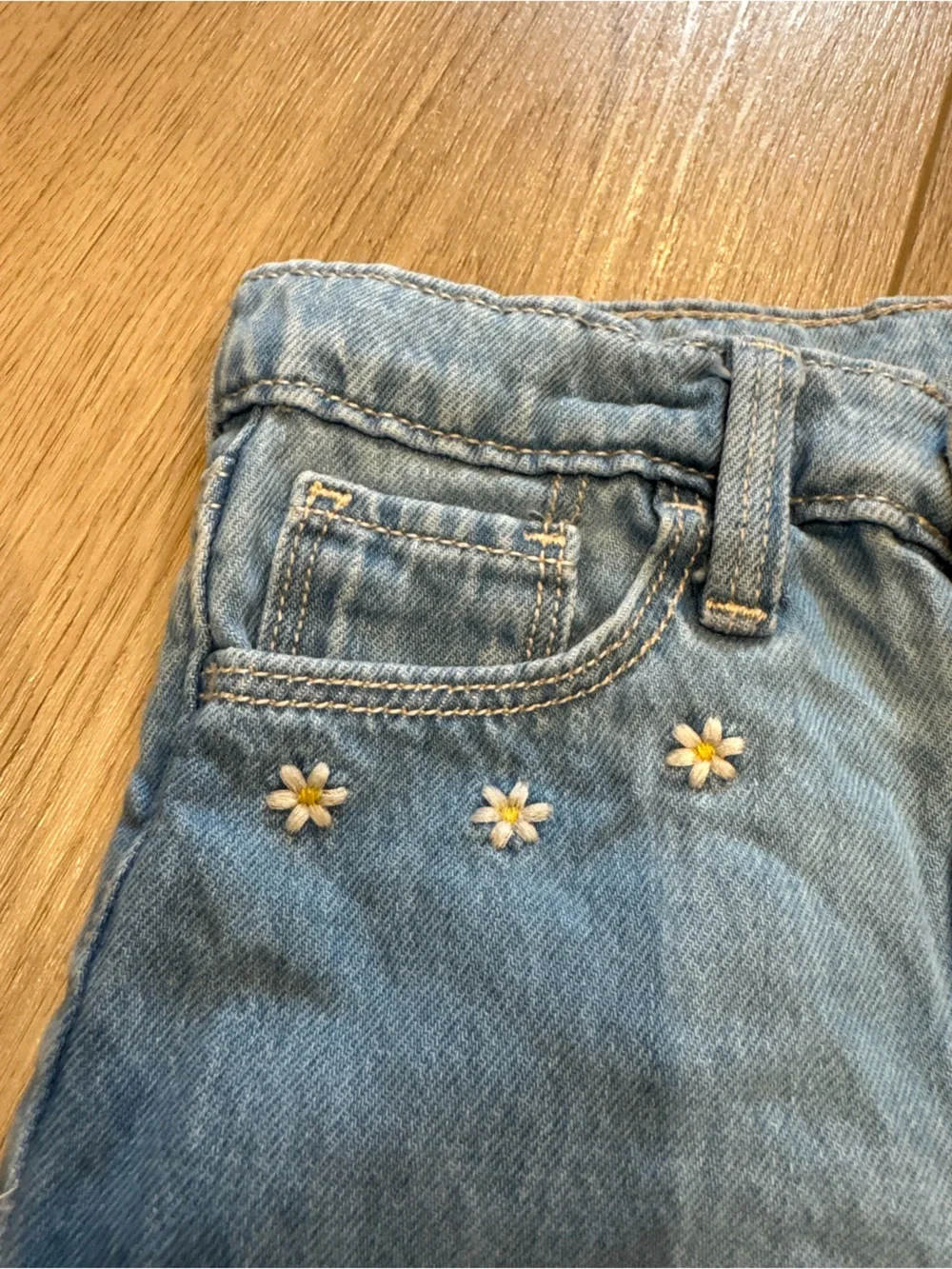 OLD NAVY kids cutoff daisy shorts EUC